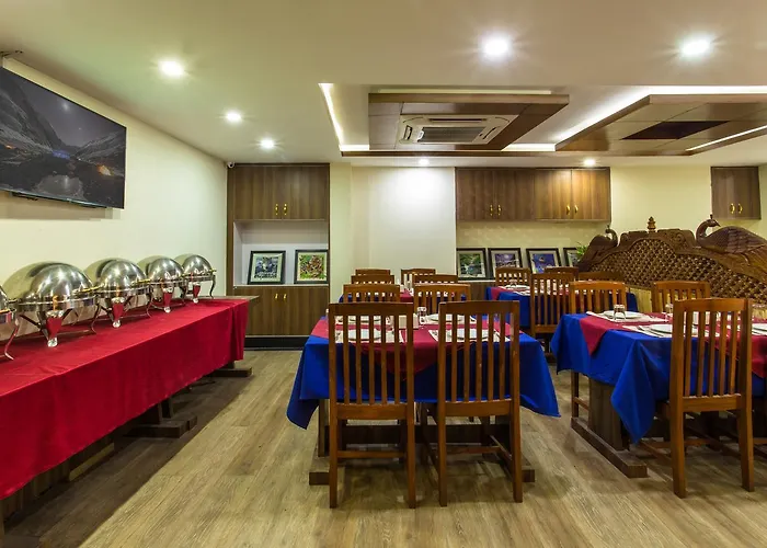 ホテル Hotel Kathmandu Inn 3*